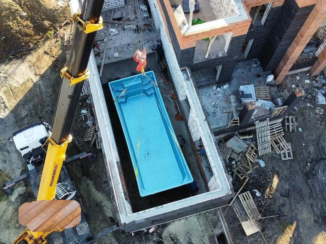 Laguna 9 — зона отдыха у бассейна в Великом Новгороде