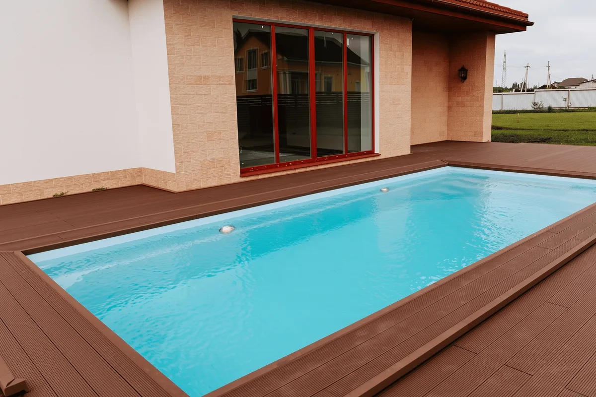 Композитный бассейн Laguna 8 — вид сверху в Великом Новгороде